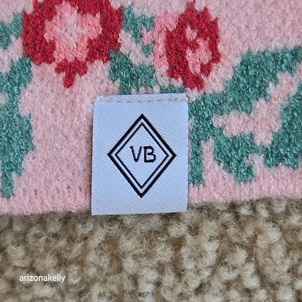 NWT Vera Bradley Knit Heart Scarf - Picture 4 of 8